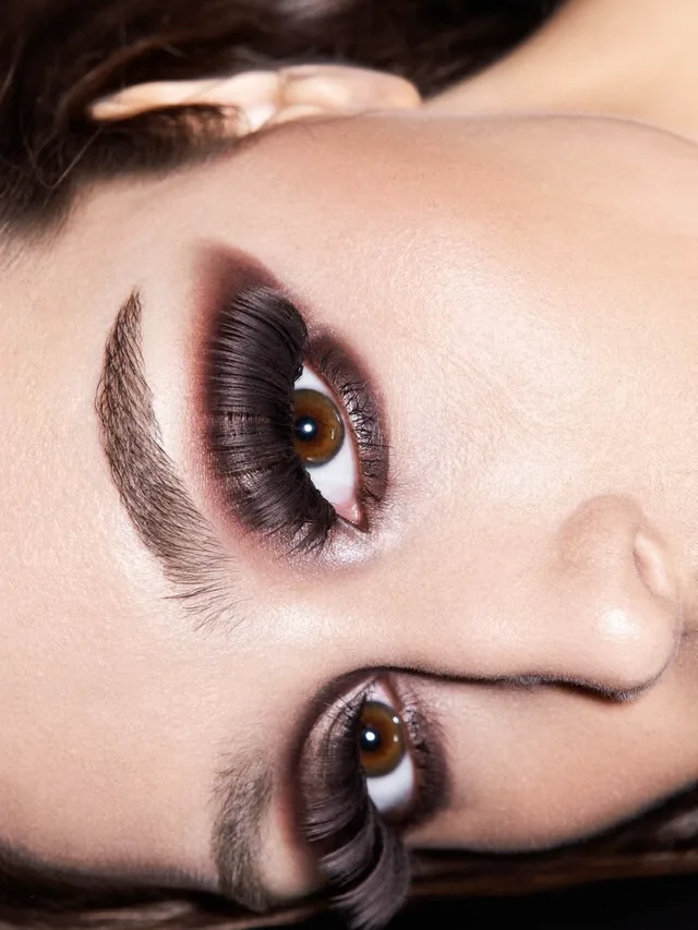 Ojo con volumen ruso, abanicos densos y glamorosos